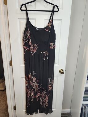 City Chic Black Floral Spaghetti-Strap Maxi Dress, XL 22~= Torrid 3 (22-24)